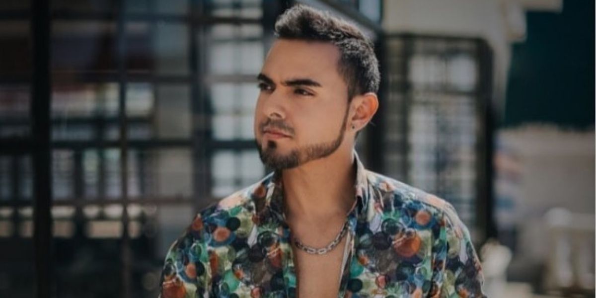 Geovanni Mondragón festejo ocho años como vocalista de Banda El Recodo